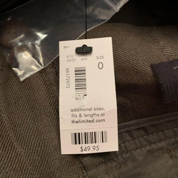 NWT The Limited Easy Short 5" Cuffed Olive Green - Picture 5 of 6